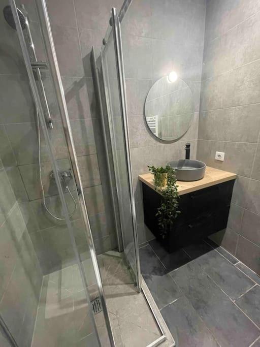 Studio Tout Confort, Au Pied De Toute Commodite, 2 Apartment Créteil Exterior photo